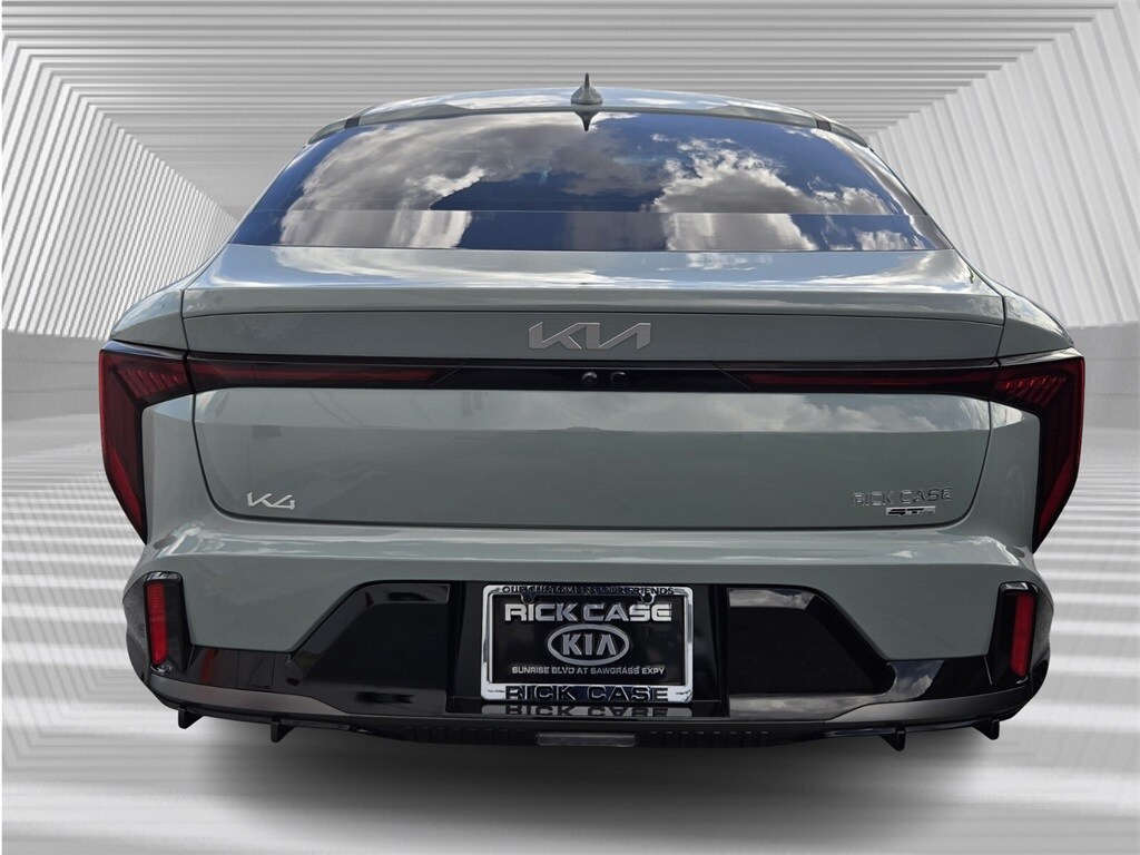 2025 Kia K4 GT-Line Turbo photo 4