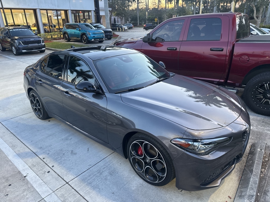 Used 2022 Alfa Romeo Giulia Veloce Sedan