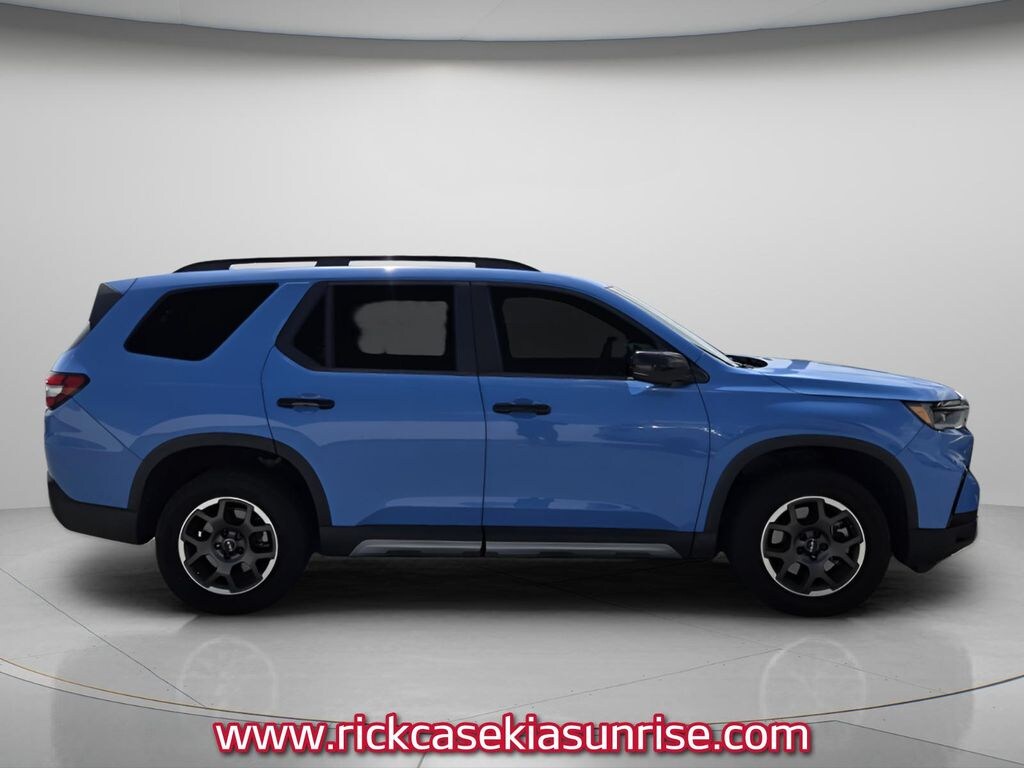 Used 2024 Honda Pilot TrailSport SUV