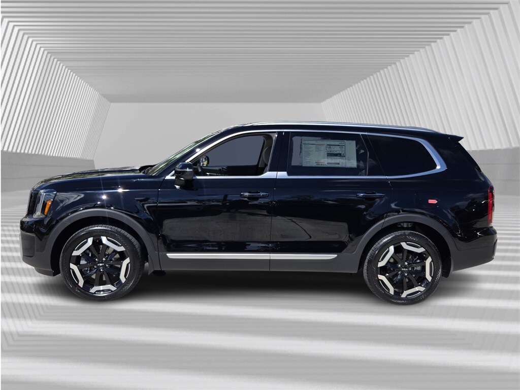 2025 Kia Telluride S photo 2