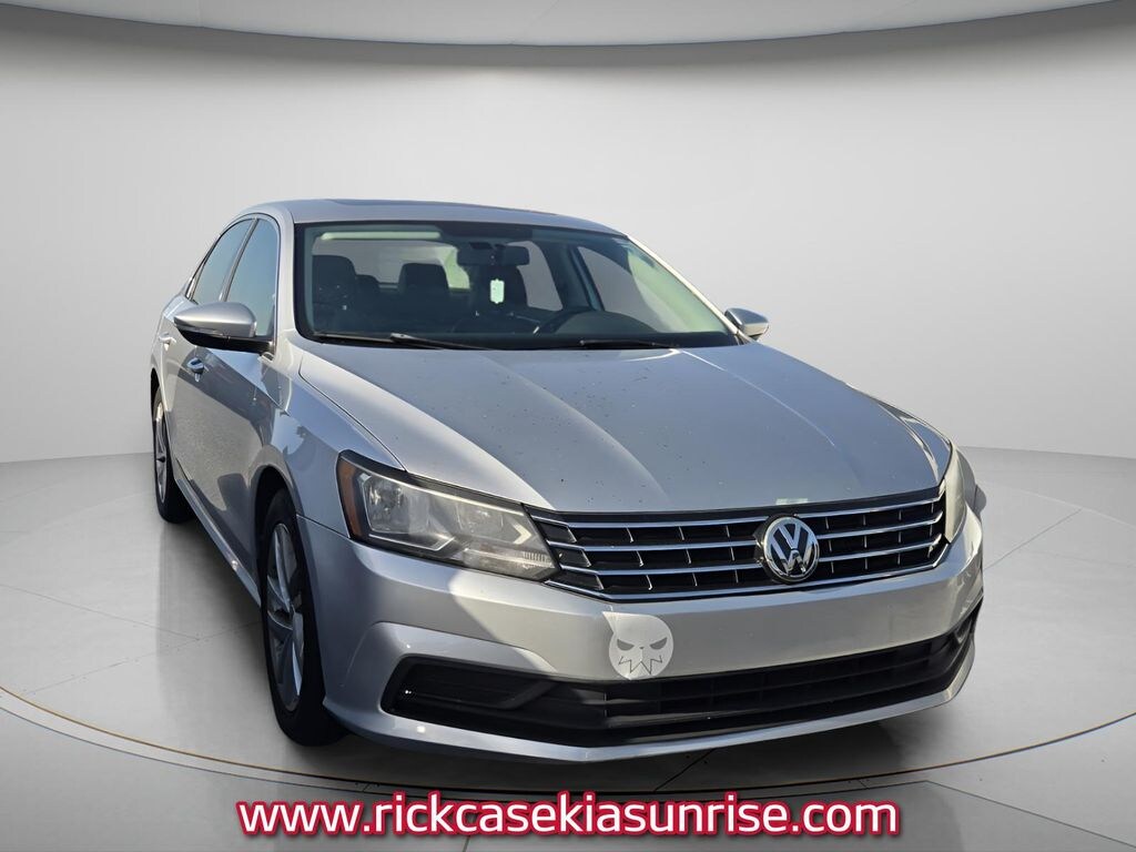 Used 2018 Volkswagen Passat 2.0T SE Sedan
