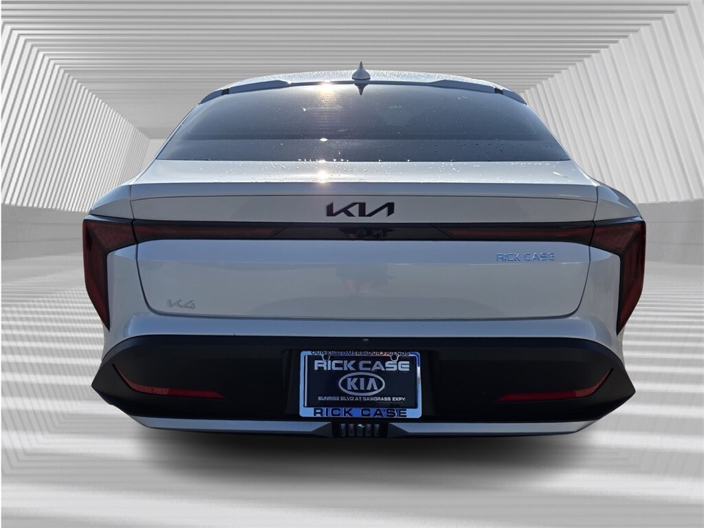 New 2025 Kia K4 LXS Sedan