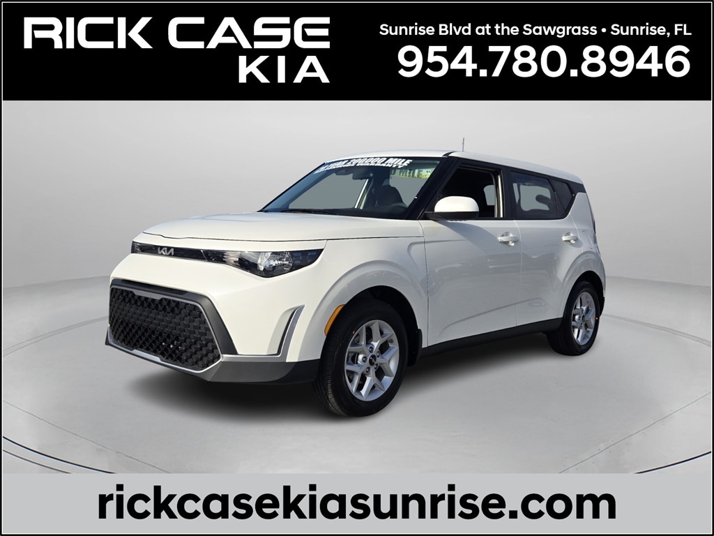 2025 Kia Soul LX's photo