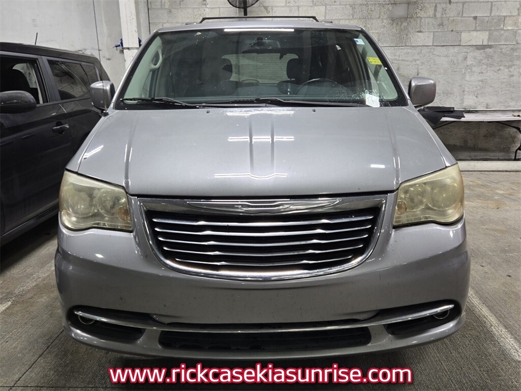 Used 2015 Chrysler Town & Country Touring Minivan/Van