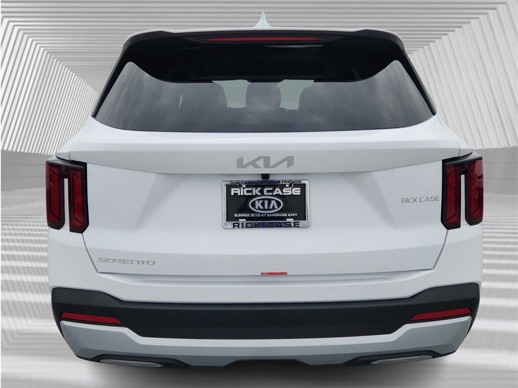 2025 Kia Sorento LX photo 3