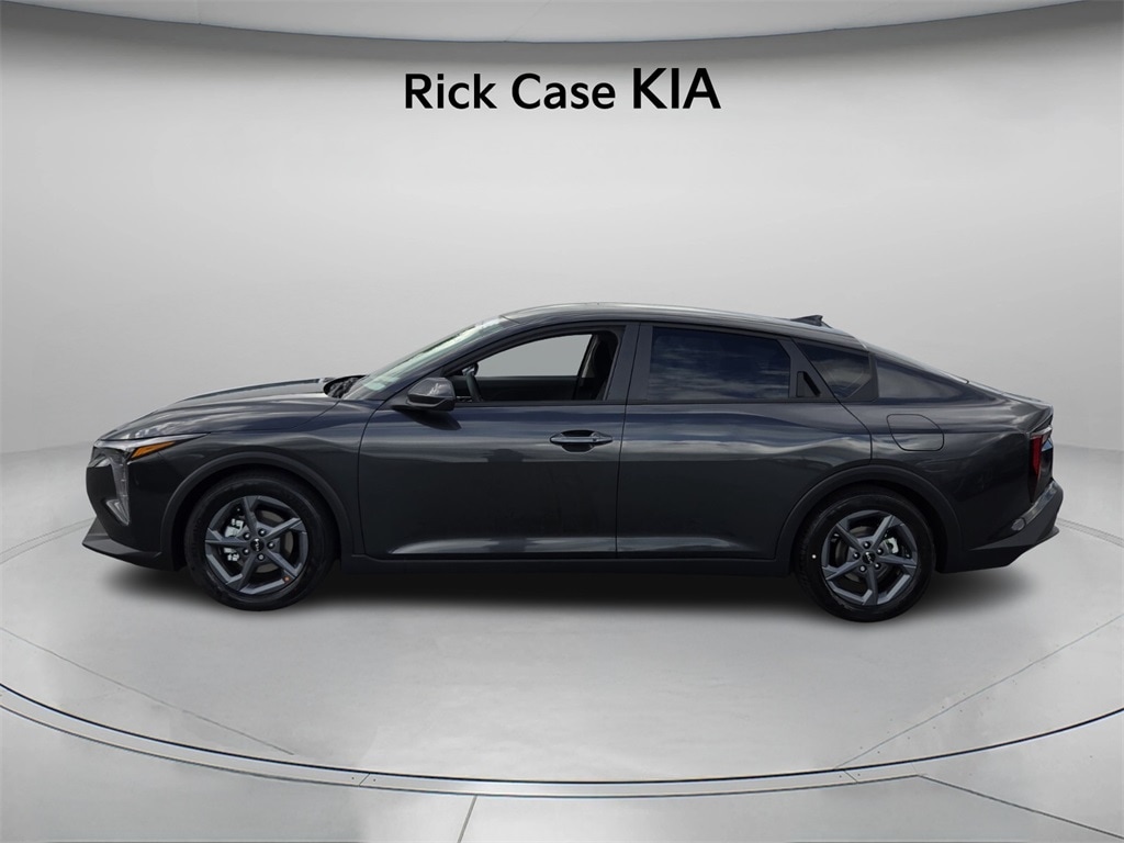New 2025 Kia K4 LXS Sedan