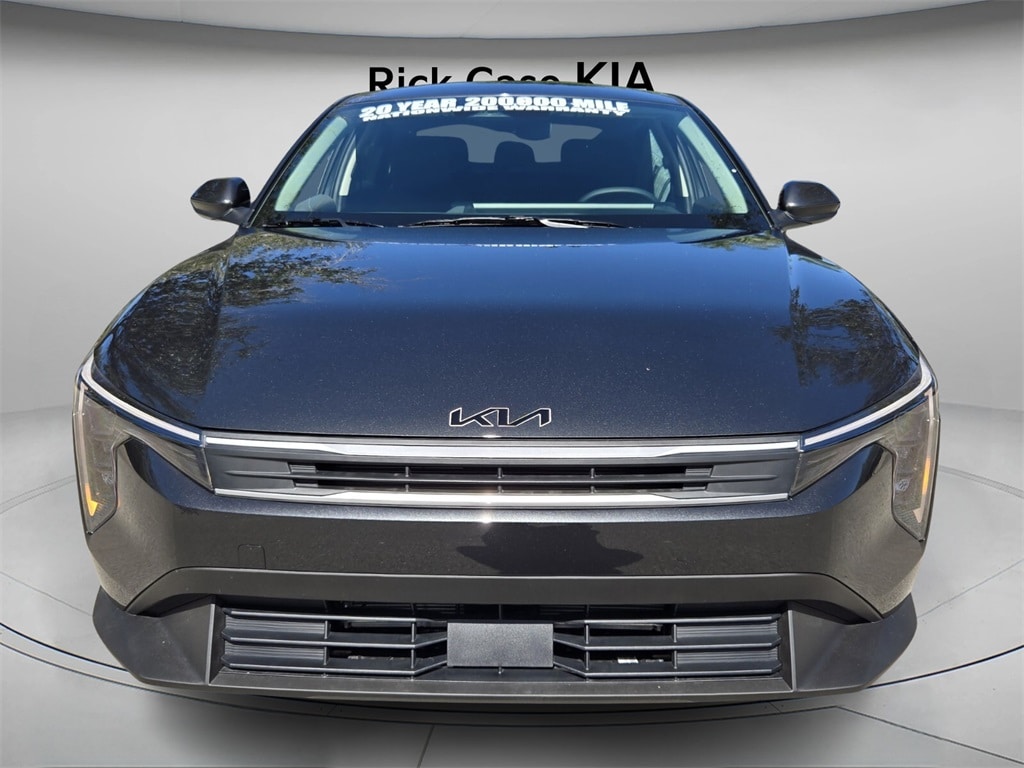 New 2025 Kia K4 LXS Sedan