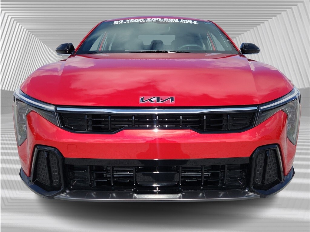 2025 Kia K4 GT-Line photo 3