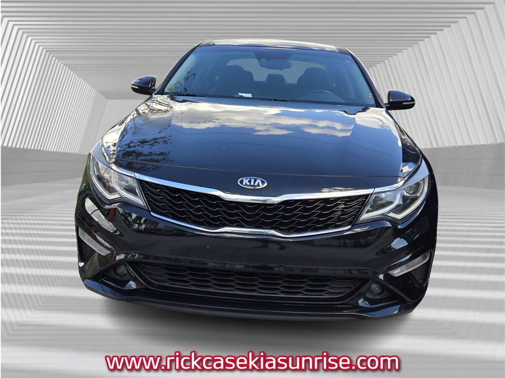 2019 Kia Optima S photo 2