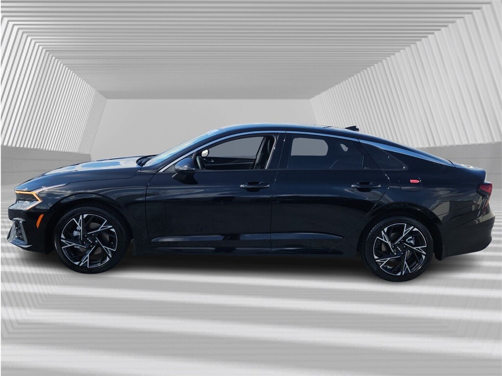 2025 Kia K5 GT-Line photo 2
