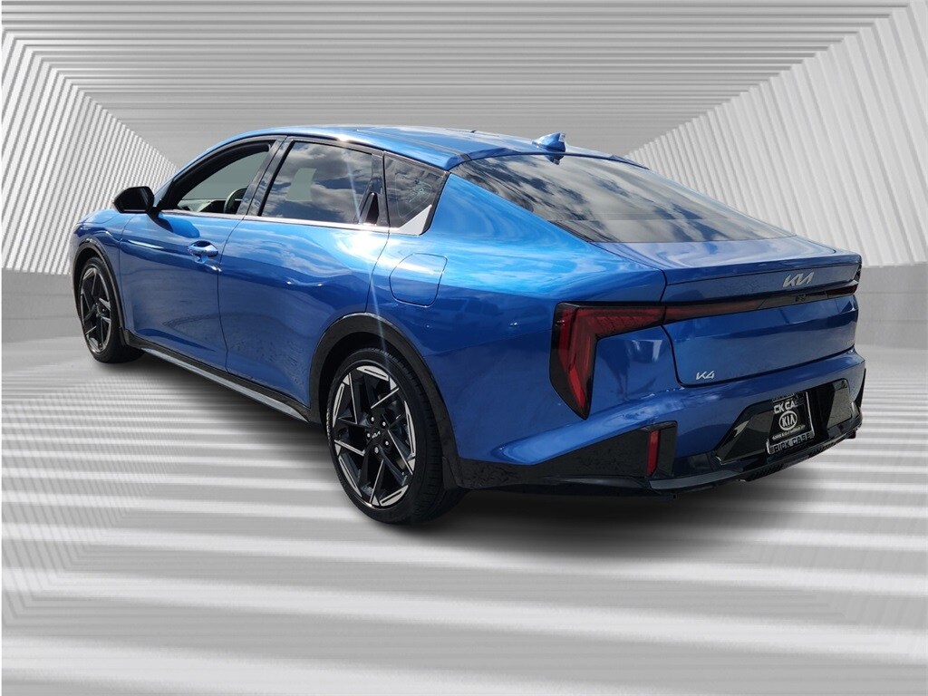 2025 Kia K4 GT-Line photo 4