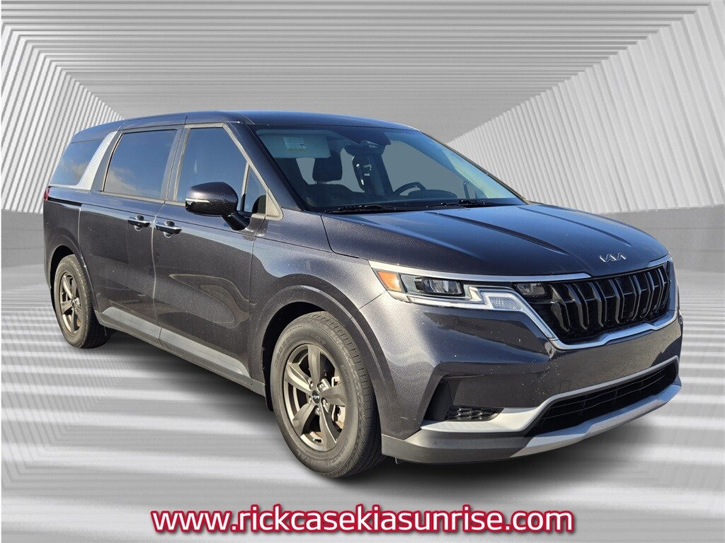 2023 Kia Carnival LX photo 3