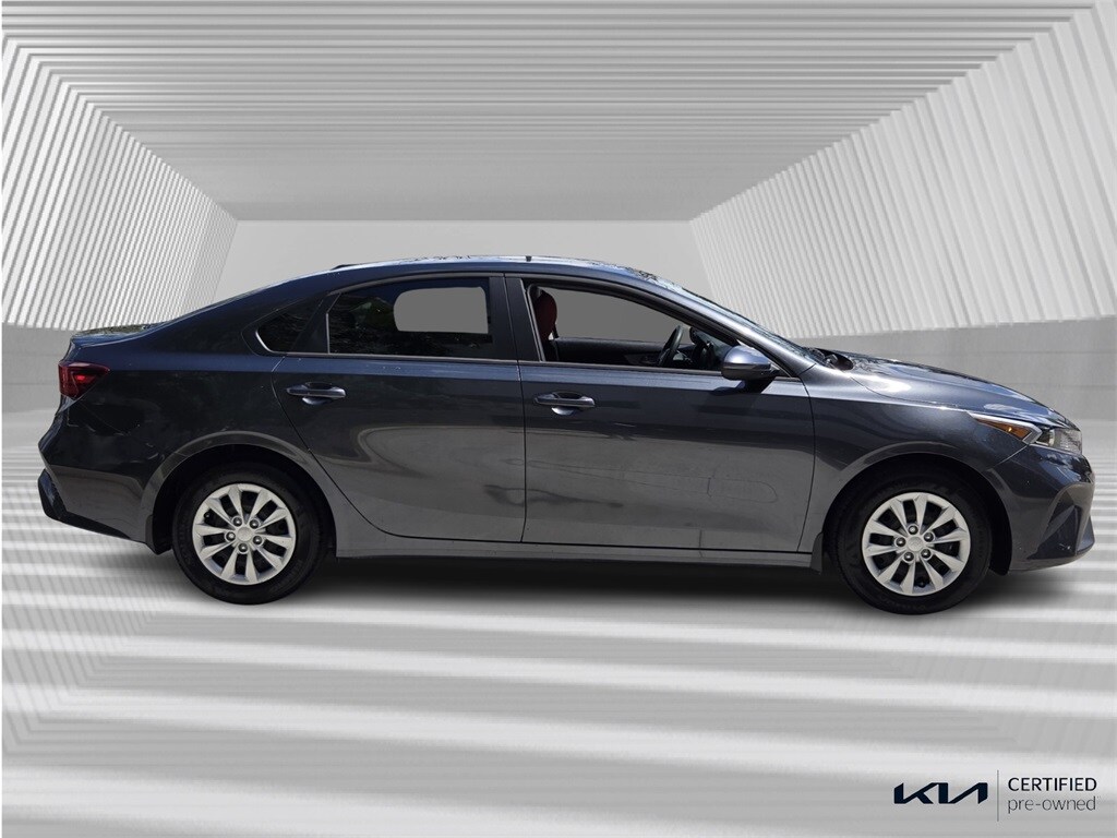 2024 Kia Forte LXS photo 3