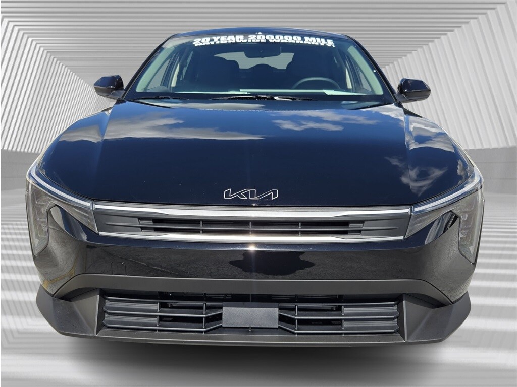 2025 Kia K4 LXS photo 3