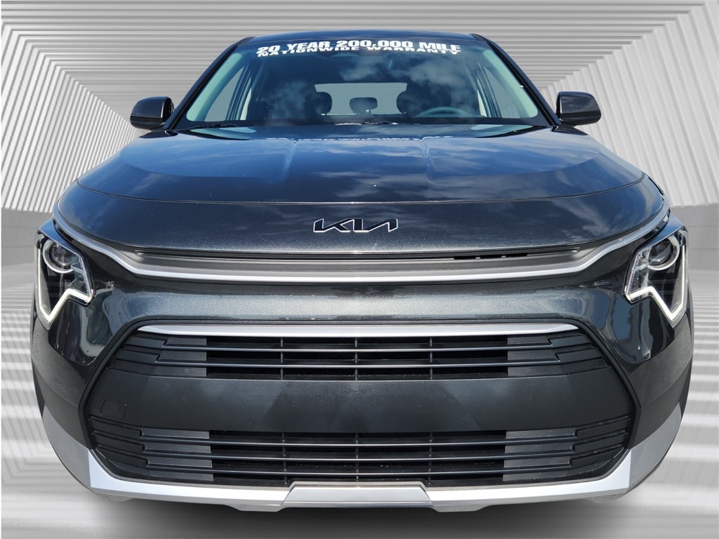 2025 Kia Niro LX photo 2
