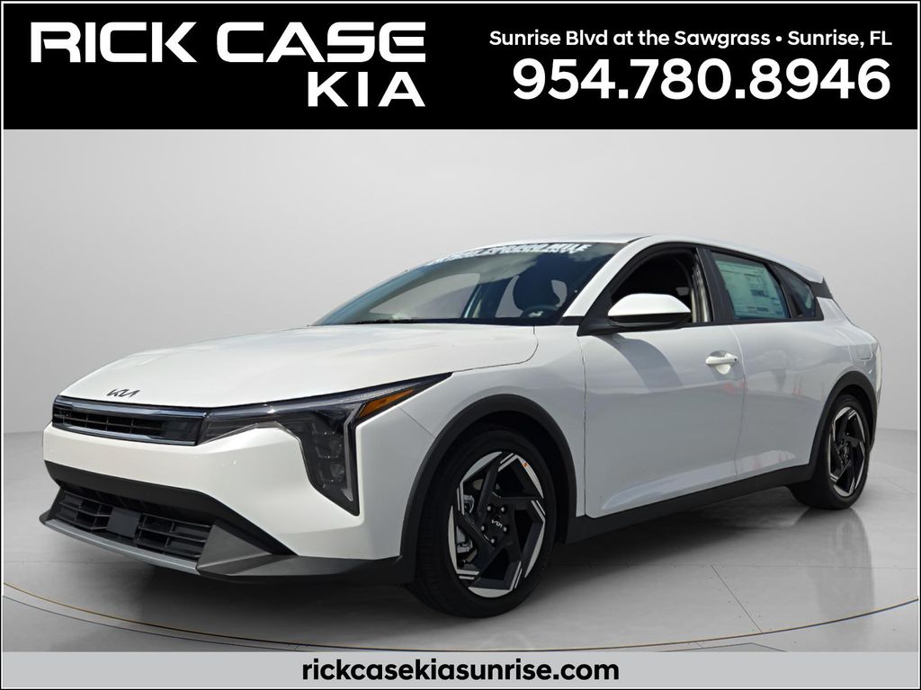 2026 Kia K4 EX AT Hatchback's photo