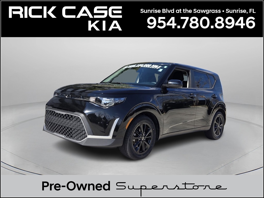 2023 Kia Soul LX's photo