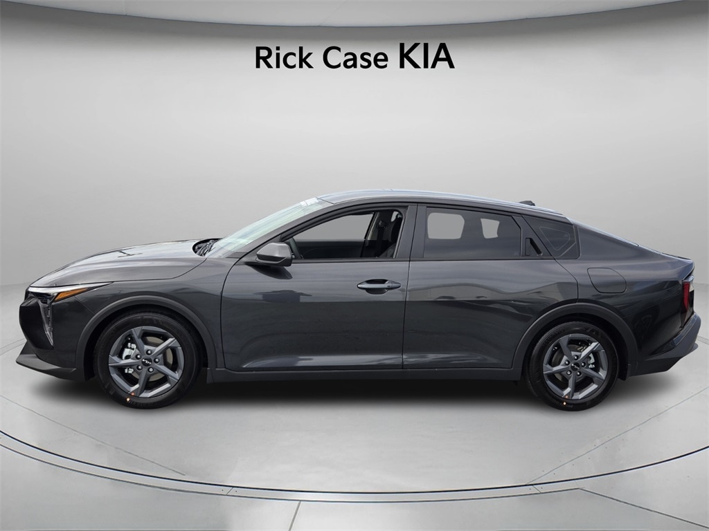 New 2025 Kia K4 LXS Sedan