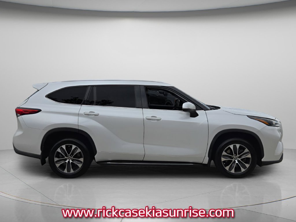 Used 2022 Toyota Highlander XLE SUV