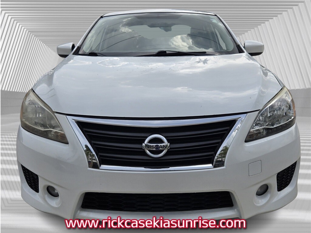 2014 Nissan Sentra SR photo 4