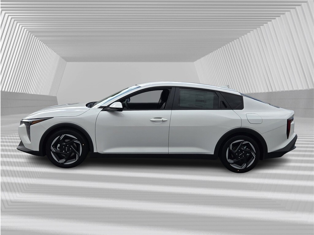 2025 Kia K4 EX photo 2