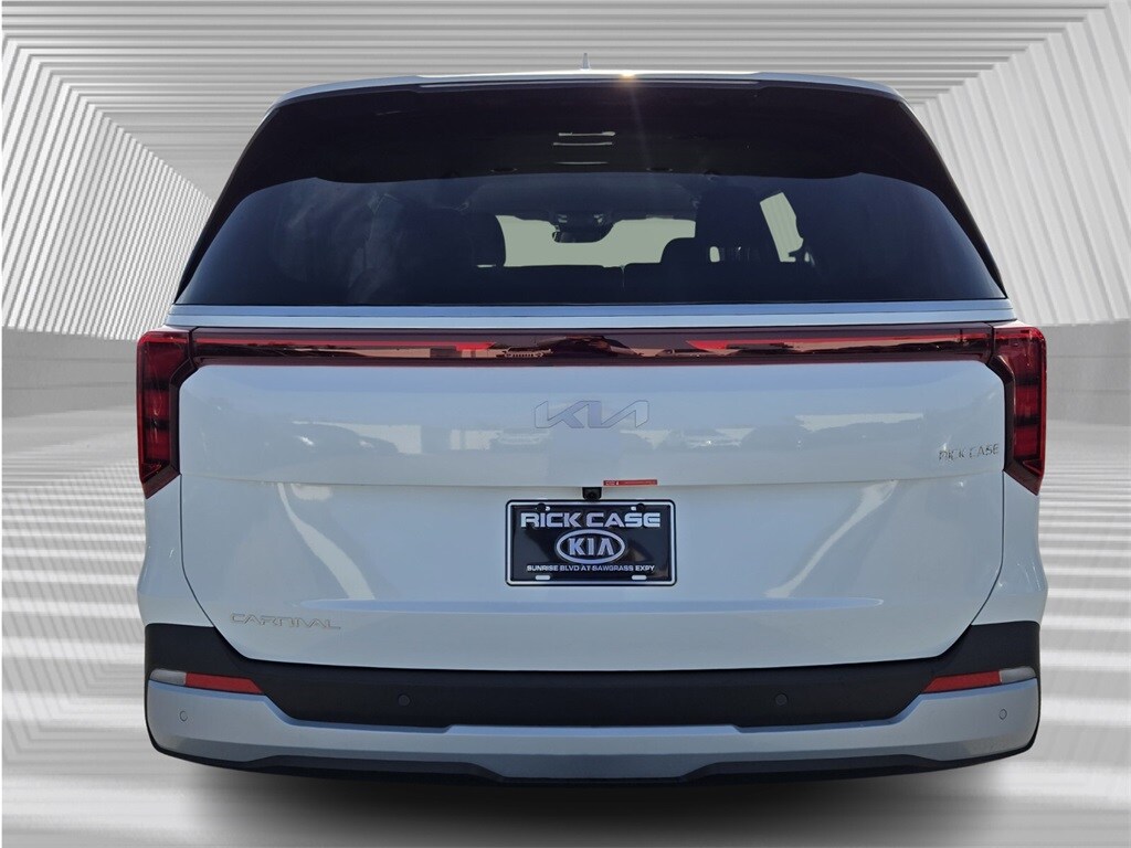 2026 Kia Carnival LX photo 4
