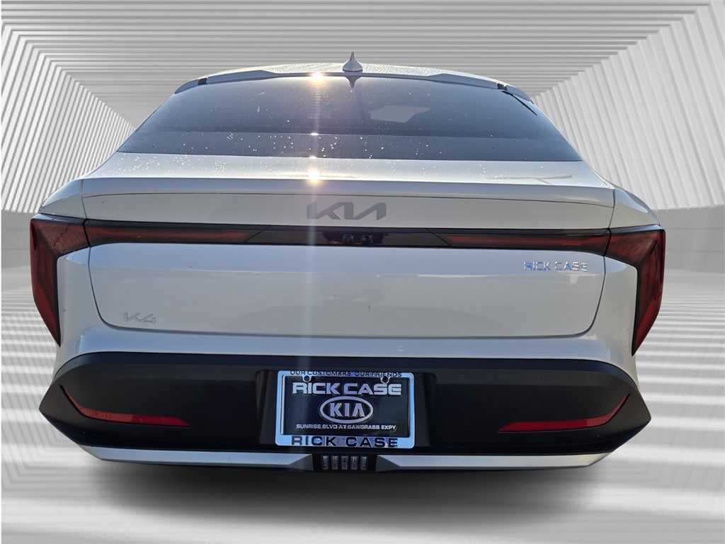 New 2025 Kia K4 LXS Sedan