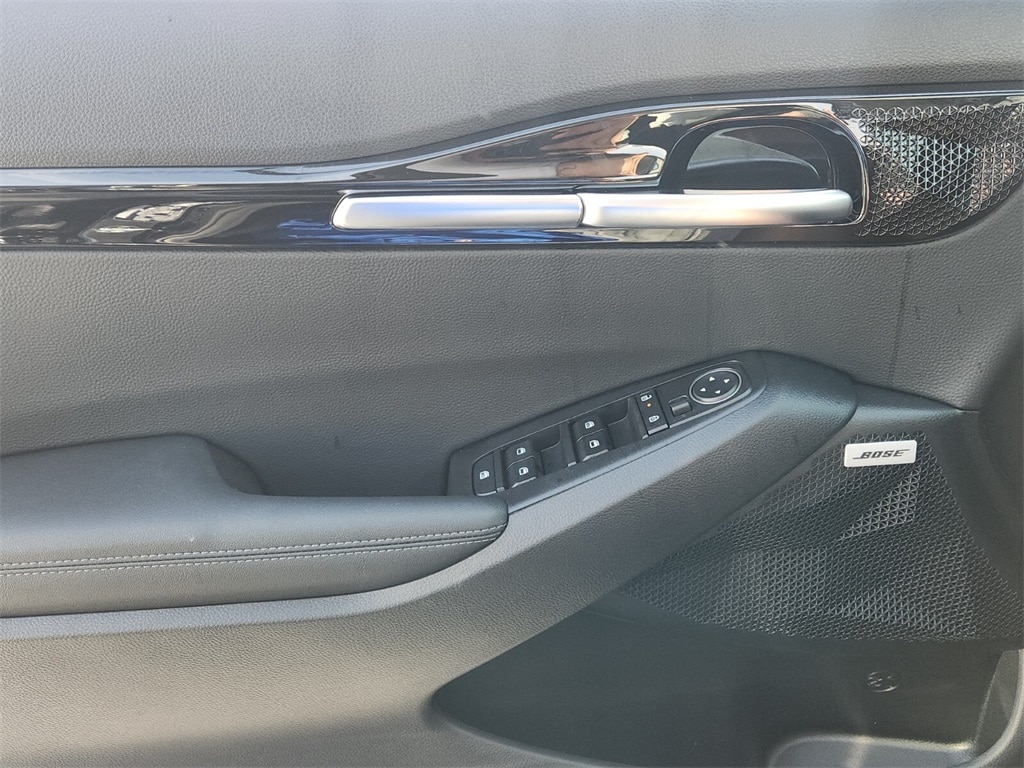 2025 Kia Seltos SX photo 2