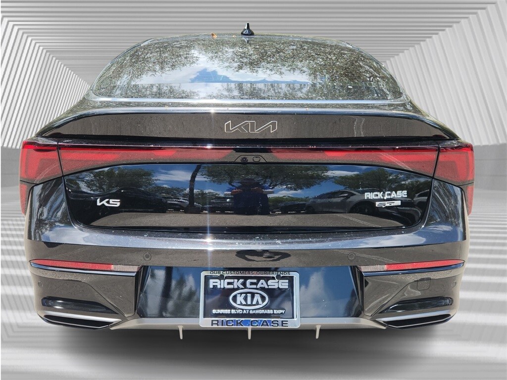 2025 Kia K5 GT-Line photo 4