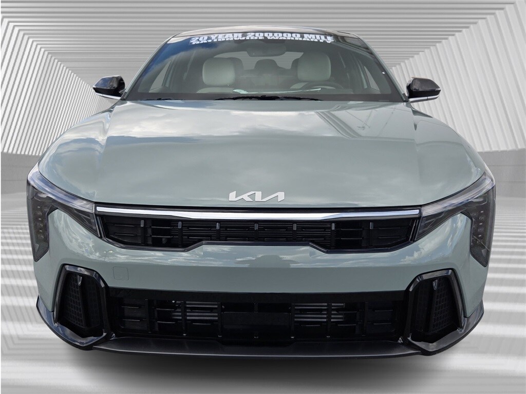 2025 Kia K4 GT-Line Turbo photo 3