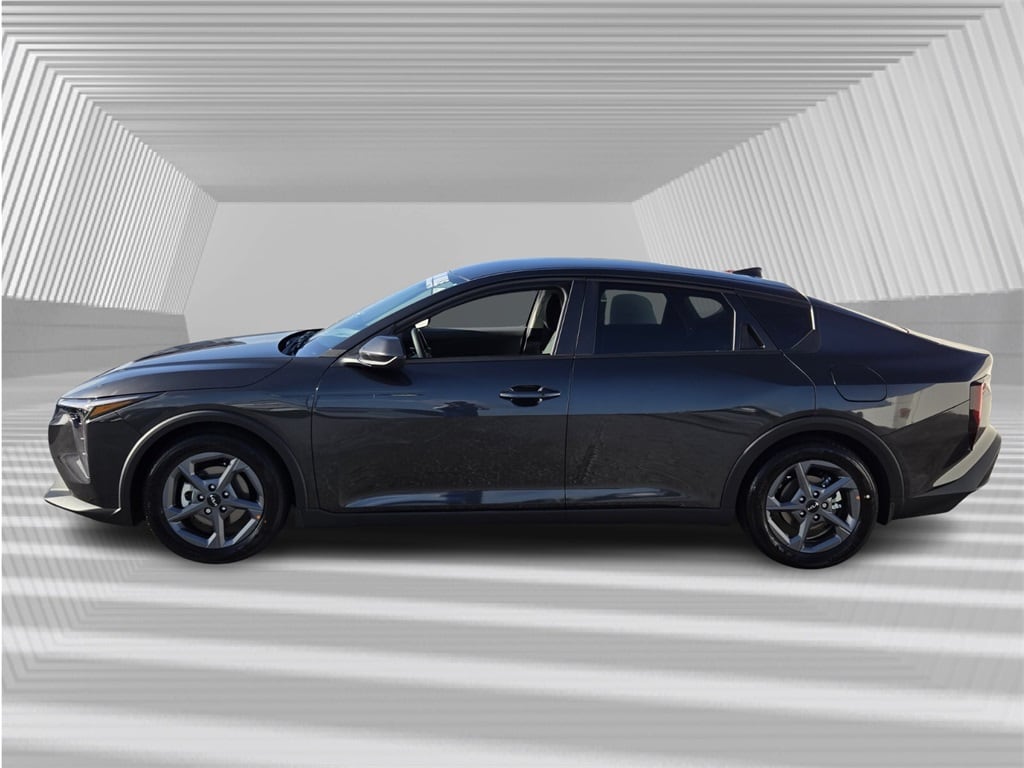 New 2025 Kia K4 LXS Sedan