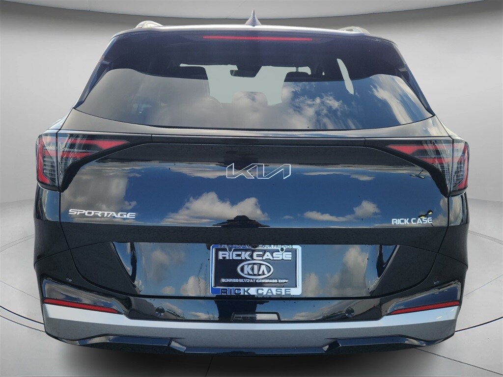 2026 Kia Sportage SX photo 3
