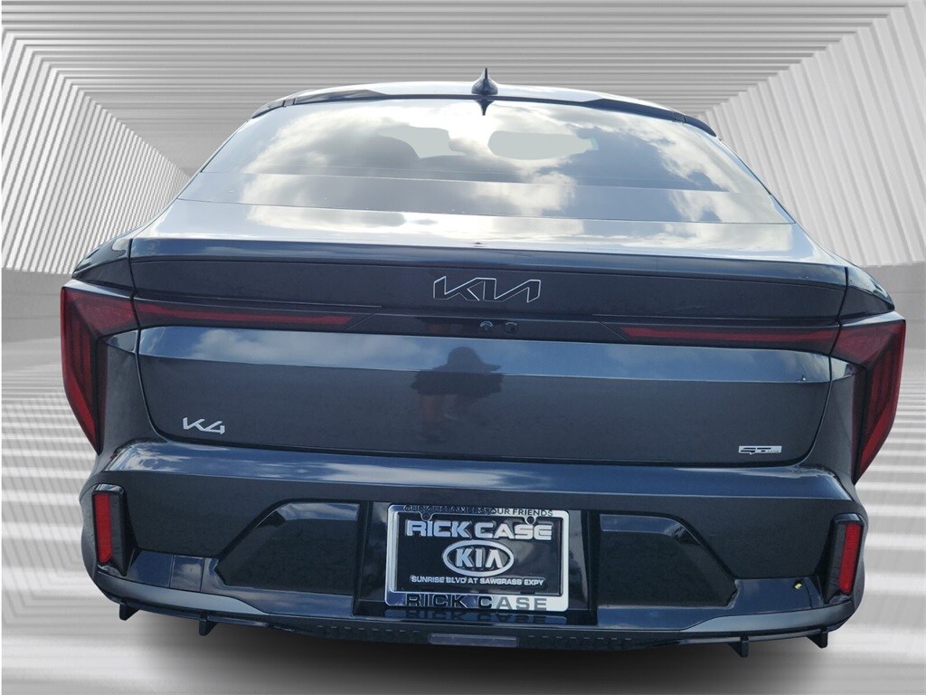 2025 Kia K4 GT-Line photo 4