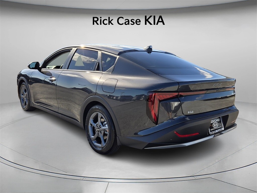 New 2025 Kia K4 LXS Sedan