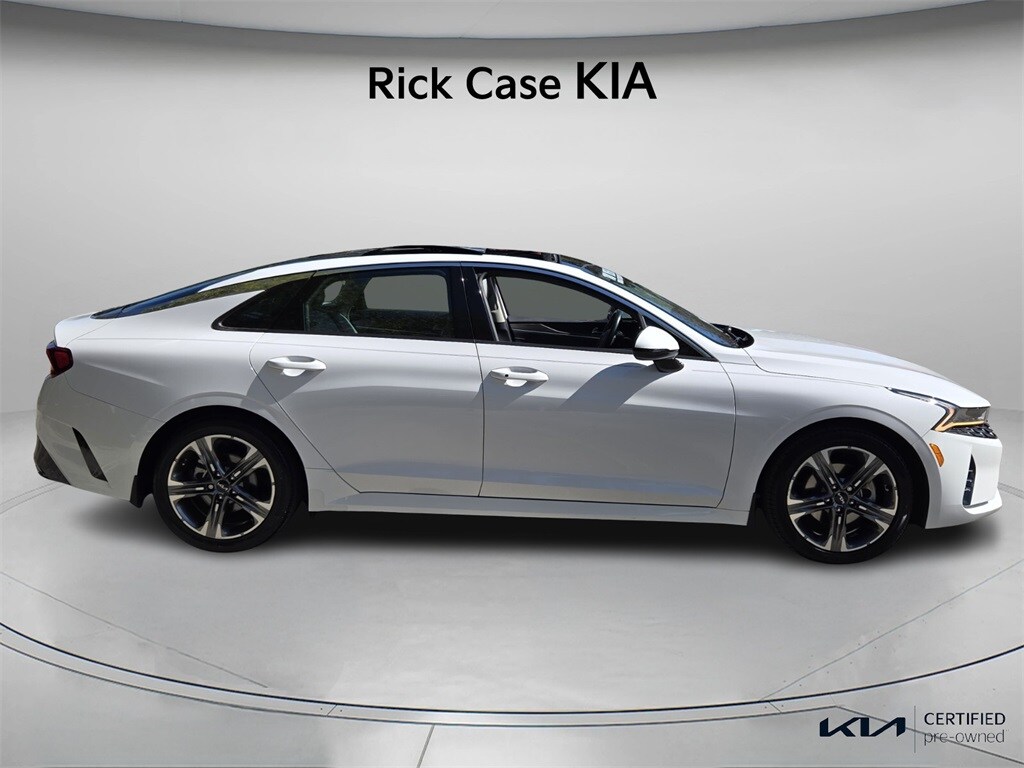 2022 Kia K5 EX photo 3