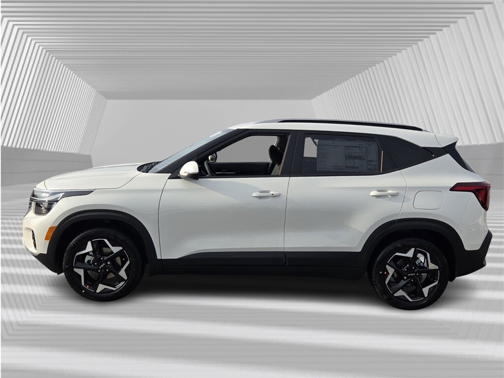 2026 Kia Seltos S photo 2