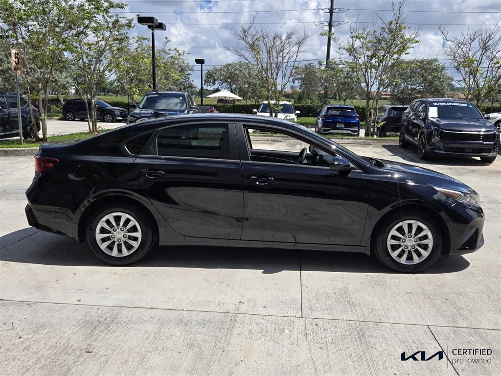 2024 Kia Forte LX photo 3