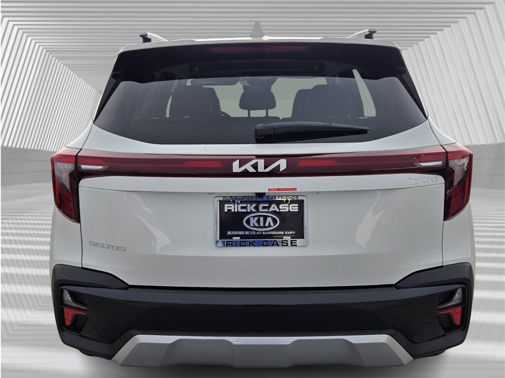 2026 Kia Seltos S photo 3