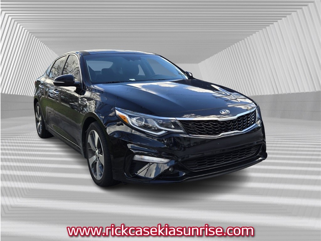 2019 Kia Optima S photo 3