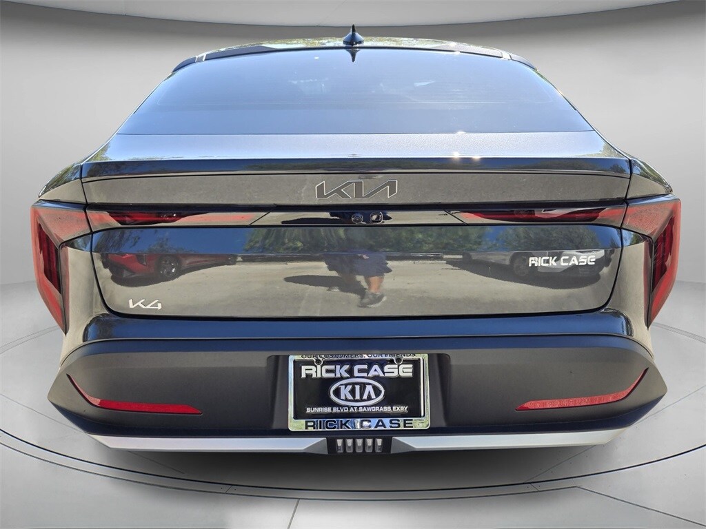 New 2025 Kia K4 LXS Sedan