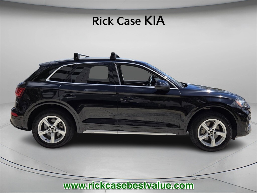 2021 Audi Q5 45 Premium photo 2
