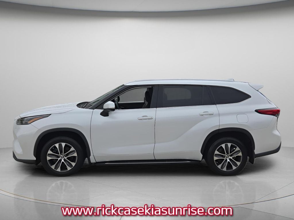 Used 2022 Toyota Highlander XLE SUV