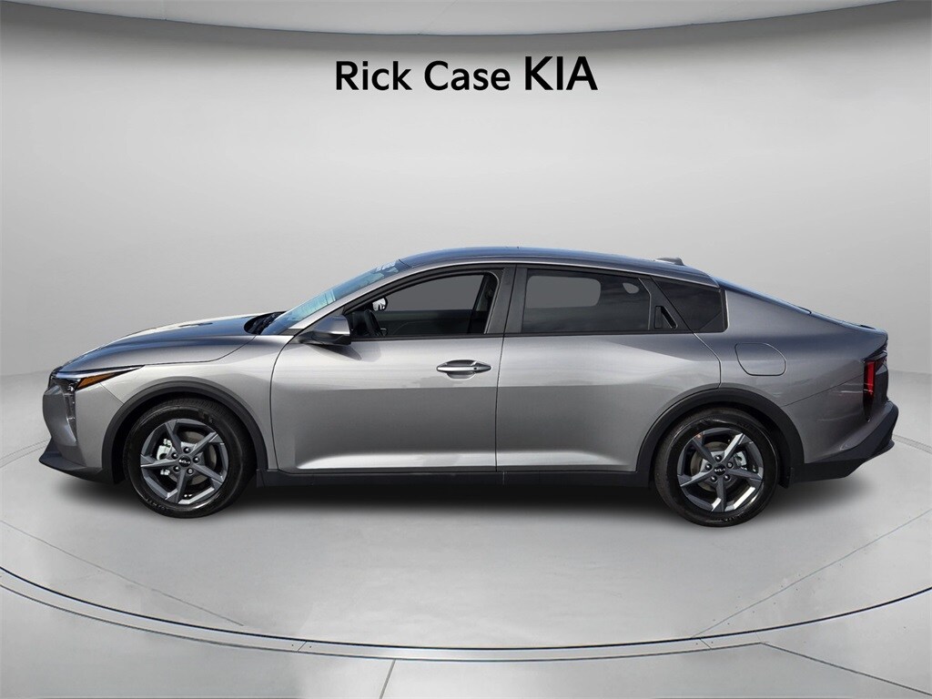 New 2025 Kia K4 LXS Sedan
