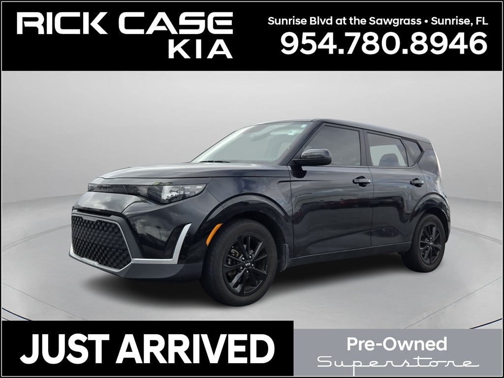2023 Kia Soul LX's photo