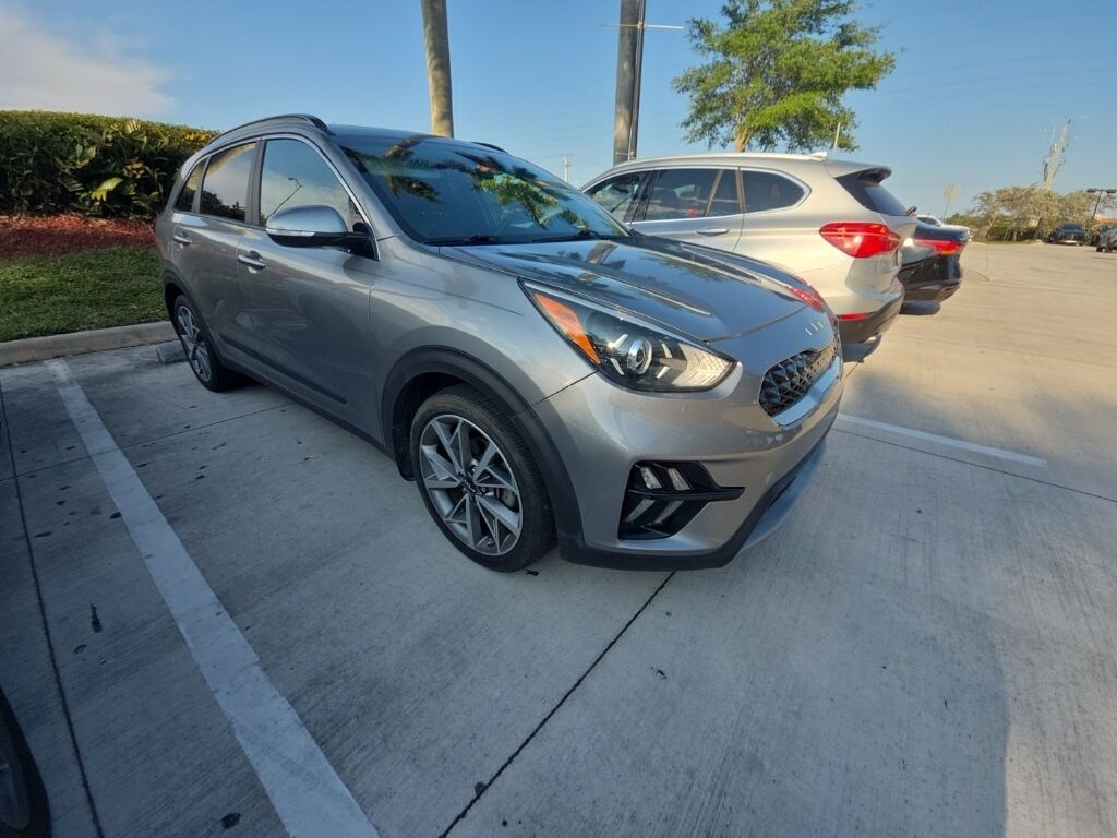 Certified 2022 Kia Niro Touring SUV