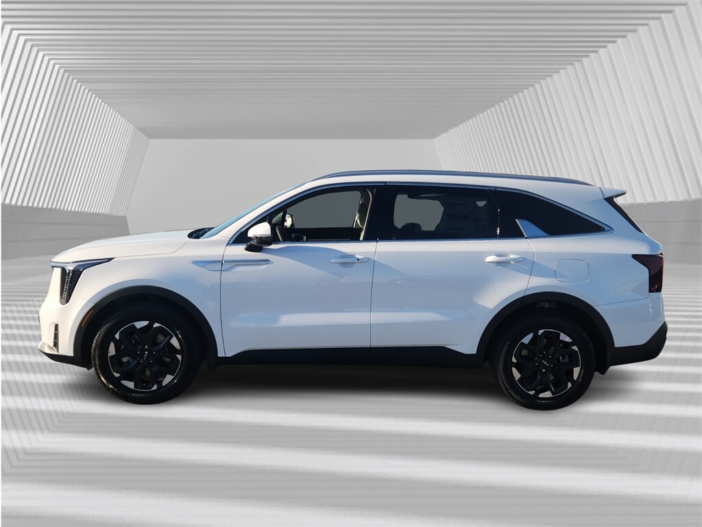 2025 Kia Sorento S photo 2
