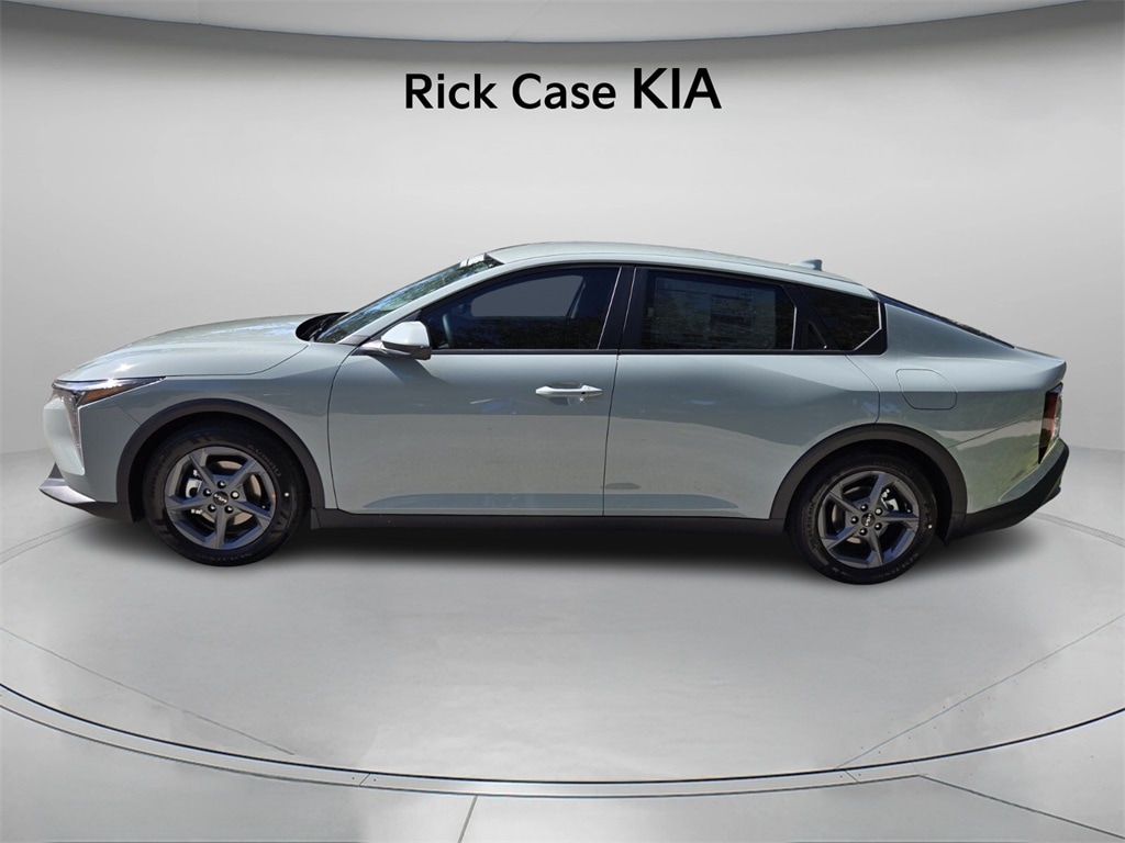 New 2025 Kia K4 LXS Sedan