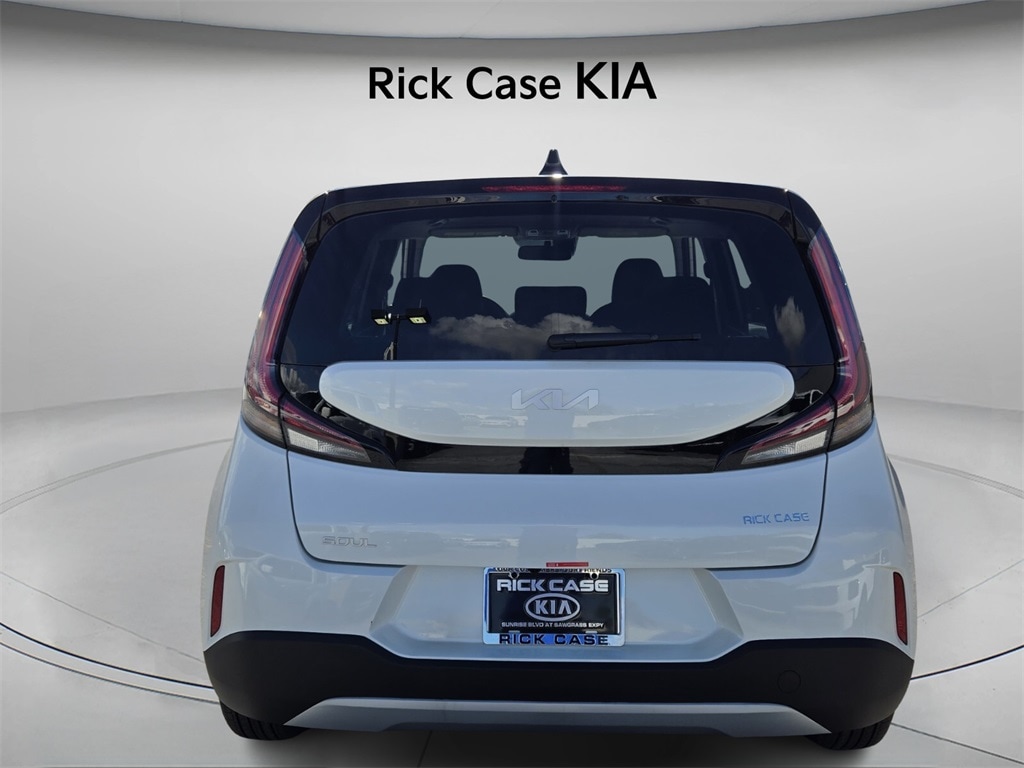 New 2025 Kia Soul LX Hatchback