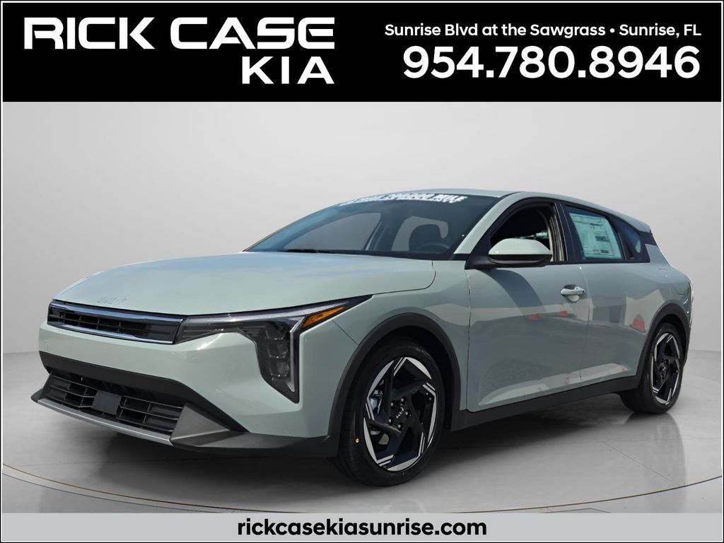 2026 Kia K4 EX AT Hatchback's photo