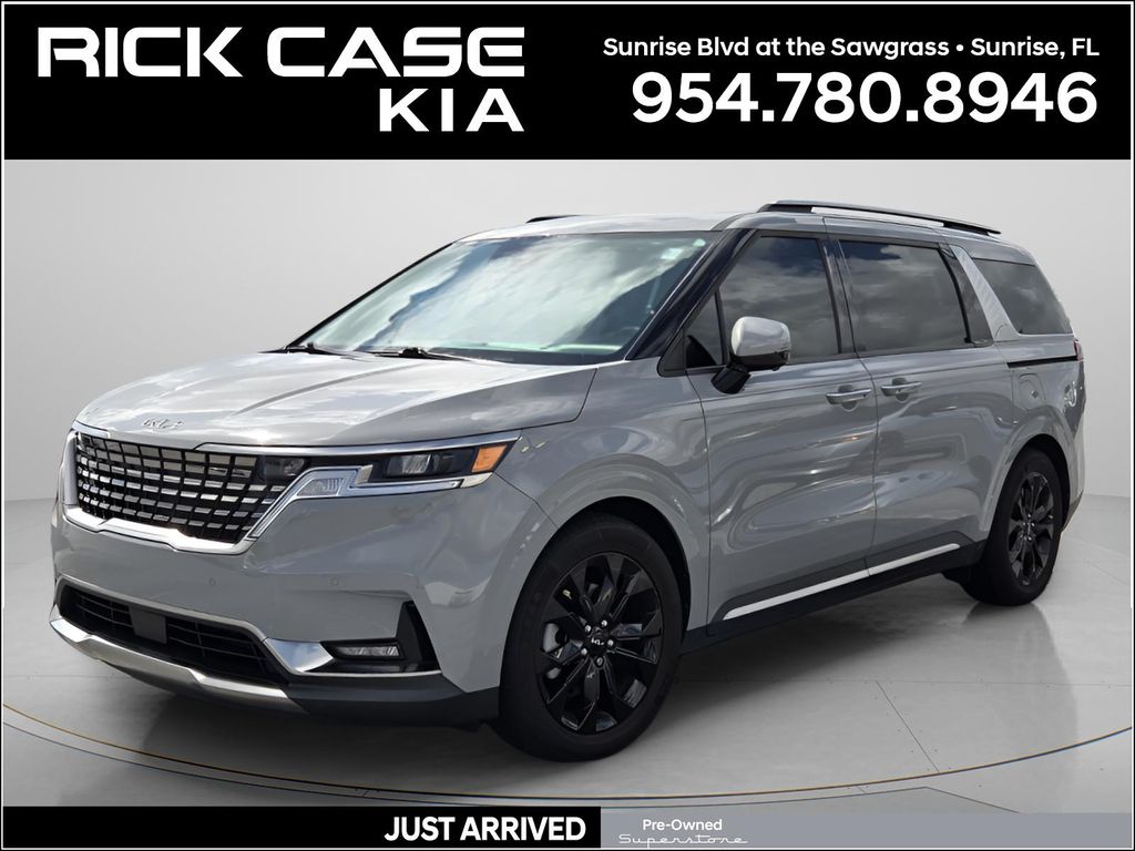 2024 Kia Sedona SX's photo